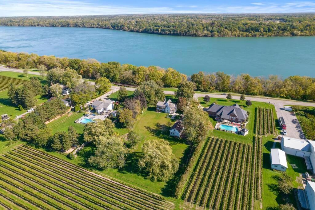 Waterfront Niagara-On-The-Lake Farmhouse On A Vineyard Villa Екстериор снимка